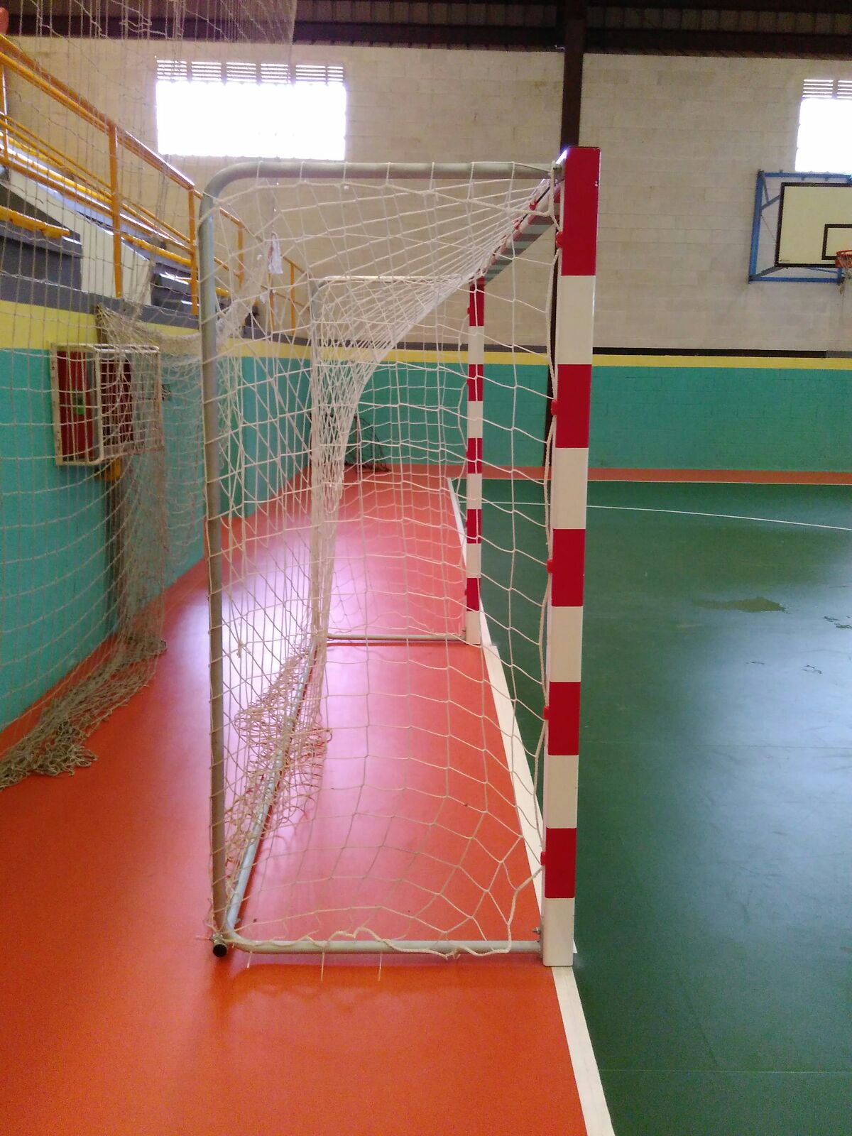 juego porterías aluminio balonmano-fútbol sala 80×80 trasladables con base tubo redondo 2