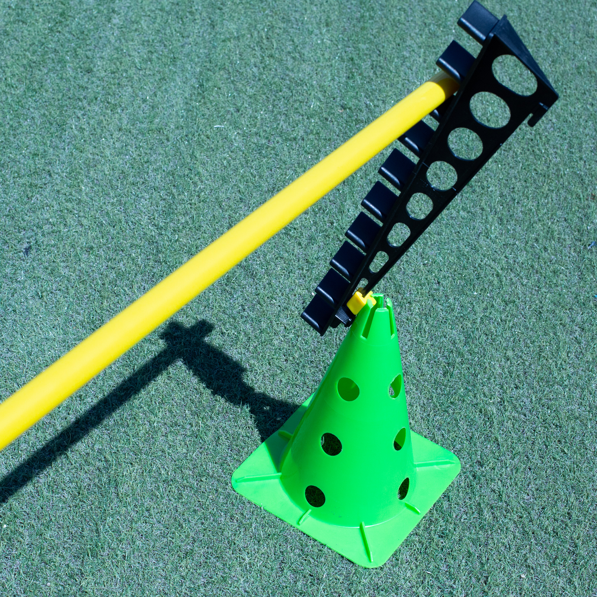 regla con acople para cono de 32, 40 y 50cm con soporte para pica y aro 2